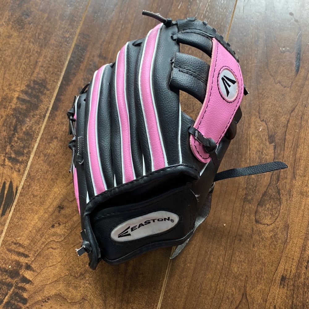 T ball mitt